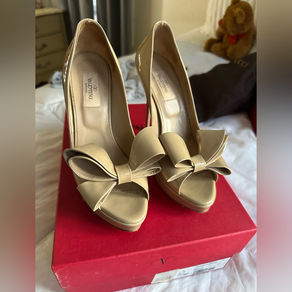 Valentino Tan Stiletto Heels Elegant Design